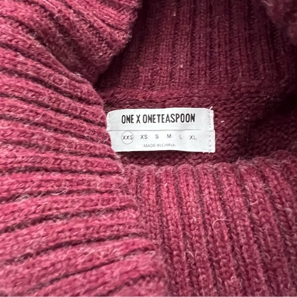 One Teaspoon Parisienne Roll Neck Turtleneck Wool Blend Knit Top - Picture 2 of 6